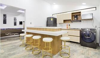 Provenza 5BR Jacuzzi 1 Block from Lleras