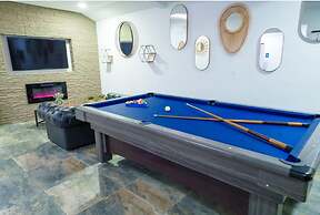 Provenza 5BR Jacuzzi 1 Block from Lleras