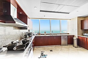 Premium Iconic Beachside JBR Stay