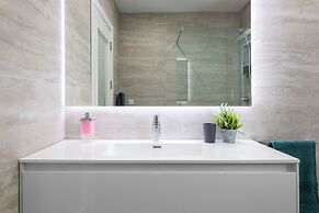 Chic Stylish Maisonette Near Tigne Point