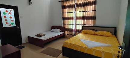 Roamer's ark villa
