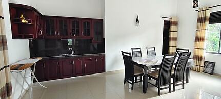Roamer's ark villa