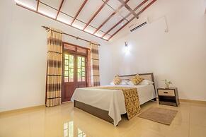 Roamer's ark villa