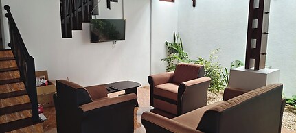 Roamer's ark villa