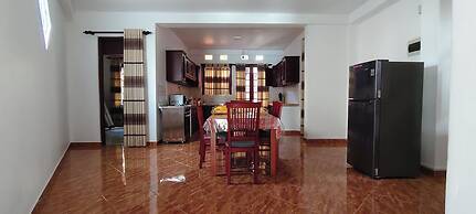 Roamer's ark villa