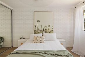 Markwell Surf · Courtyard Stay Steps from Beach