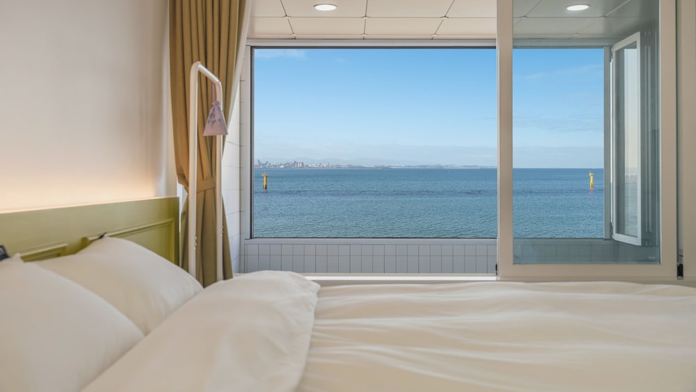 Pohang Luna Ocean View Pool Villa