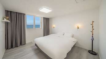 Pohang Luna Ocean View Pool Villa