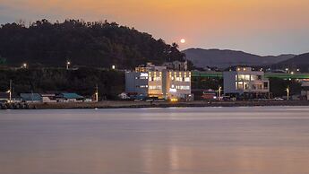 Pohang Luna Ocean View Pool Villa