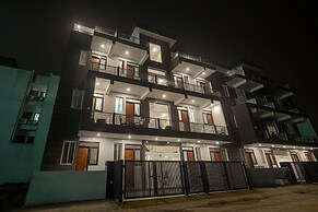 Aerostays Studio Apartments