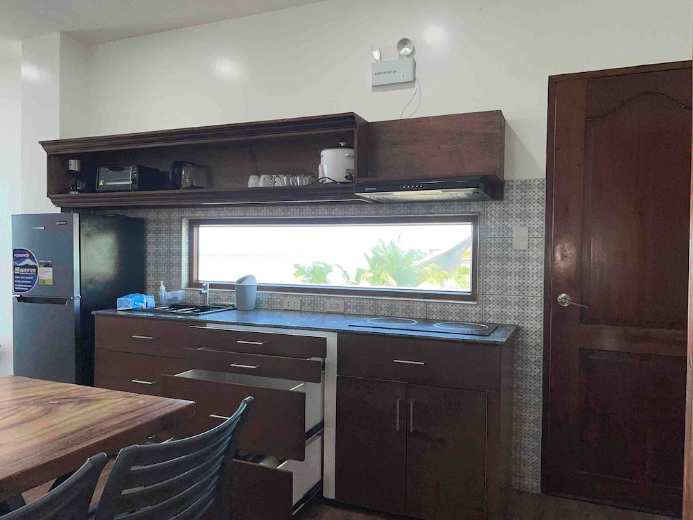 buddy's Beach House Sipalay