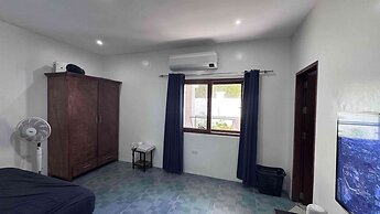 buddy's Beach House Sipalay