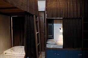 Mosaic Hostel Varanasi