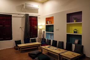 Mosaic Hostel Varanasi