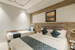 Hotel Sparsh Town