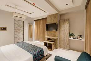 Hotel Sparsh Town