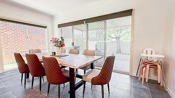 StayAU Family Haven Pet-Friendly