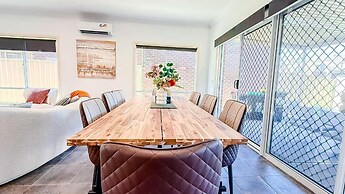 StayAU Family Haven Pet-Friendly