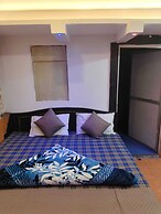 Riverview Haven Guest House & Cafe