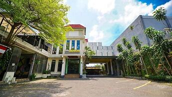 Tripletree Novon Family Hotel