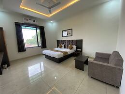 New Royal Orbit Hotel & Restro Udaipur