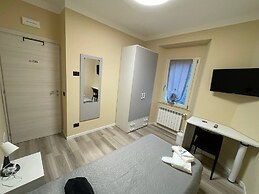 Casa Alone