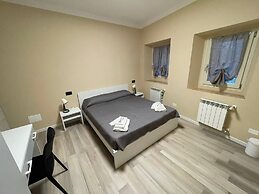 Casa Alone