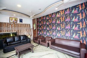 Hotel Saravanaa Boarding & Lodging