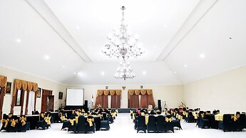 Tripletree Ciptaningati Culture Hotel