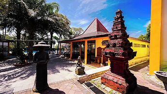 Tripletree Ciptaningati Culture Hotel