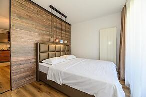 MoHost Alpine Calm - 2BR Hideaway