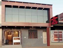 Hotel Dwarkadhish Plaza