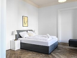 Beautiful 2BR Near AKH Ideal For Groups