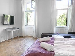 Beautiful 2BR Near AKH Ideal For Groups