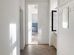 Beautiful 2BR Near AKH Ideal For Groups