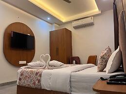 Revelon Grand Hotel