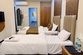 Revelon Grand Hotel