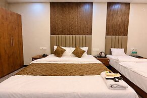 Revelon Grand Hotel
