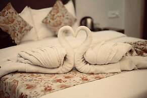 Revelon Grand Hotel