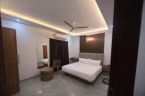 Revelon Grand Hotel