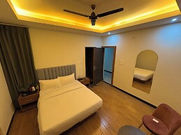Revelon Grand Hotel