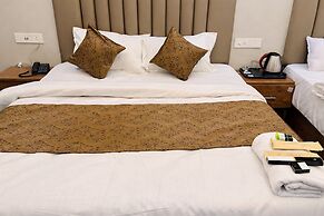 Revelon Grand Hotel