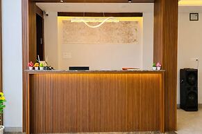 Revelon Grand Hotel