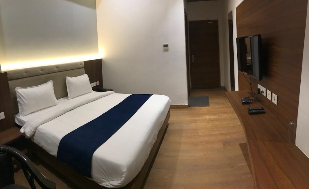 Kingston House Vibhutikhand