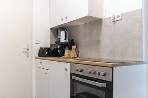 Charming 1BR Getaway Central Meidling