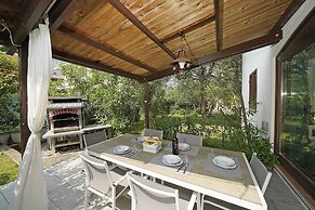 Casa Della Bougan-ville