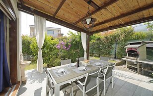 Casa Della Bougan-ville