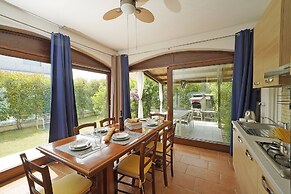 Casa Della Bougan-ville