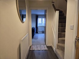 House - Sleeps 6 & Parking