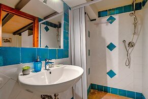 GuestHost - Heart of Assisi Cozy Flat